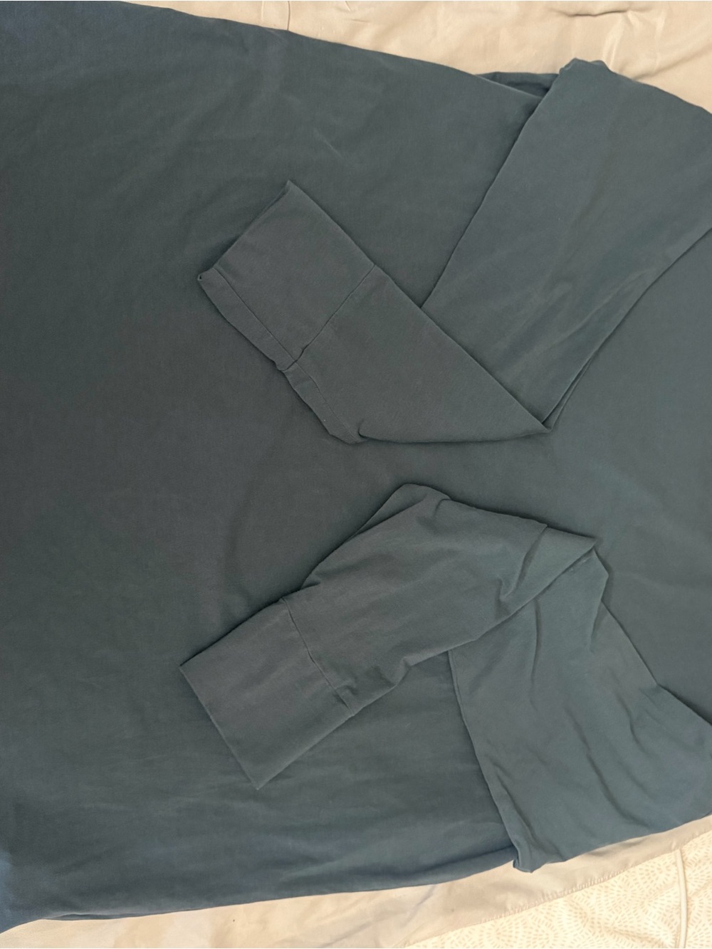 Vuori Long-Sleeve Feather Tshirt in LAKE* washed Blue-Grey color - Picture 8 of 13